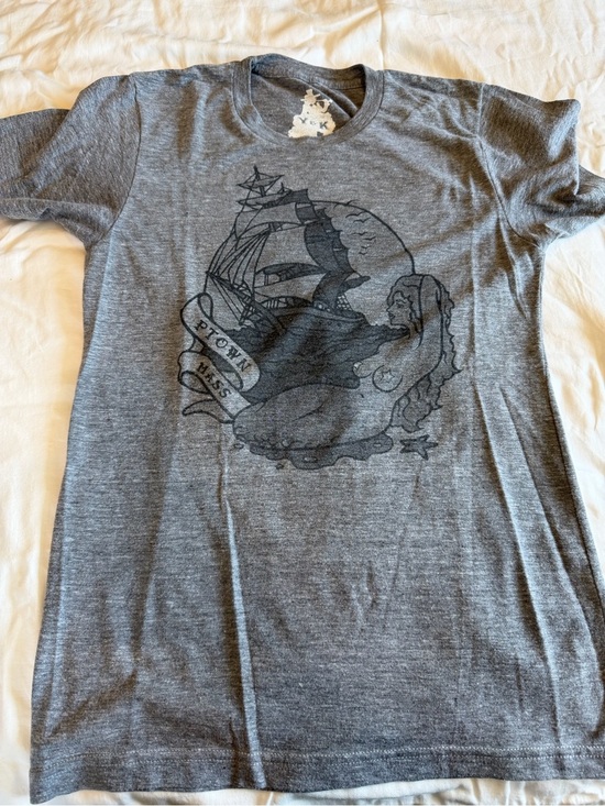 y&k Other - Men's Heather Gray Graphic Crew Tee with Nautical Mermaid Print PTown Mass
